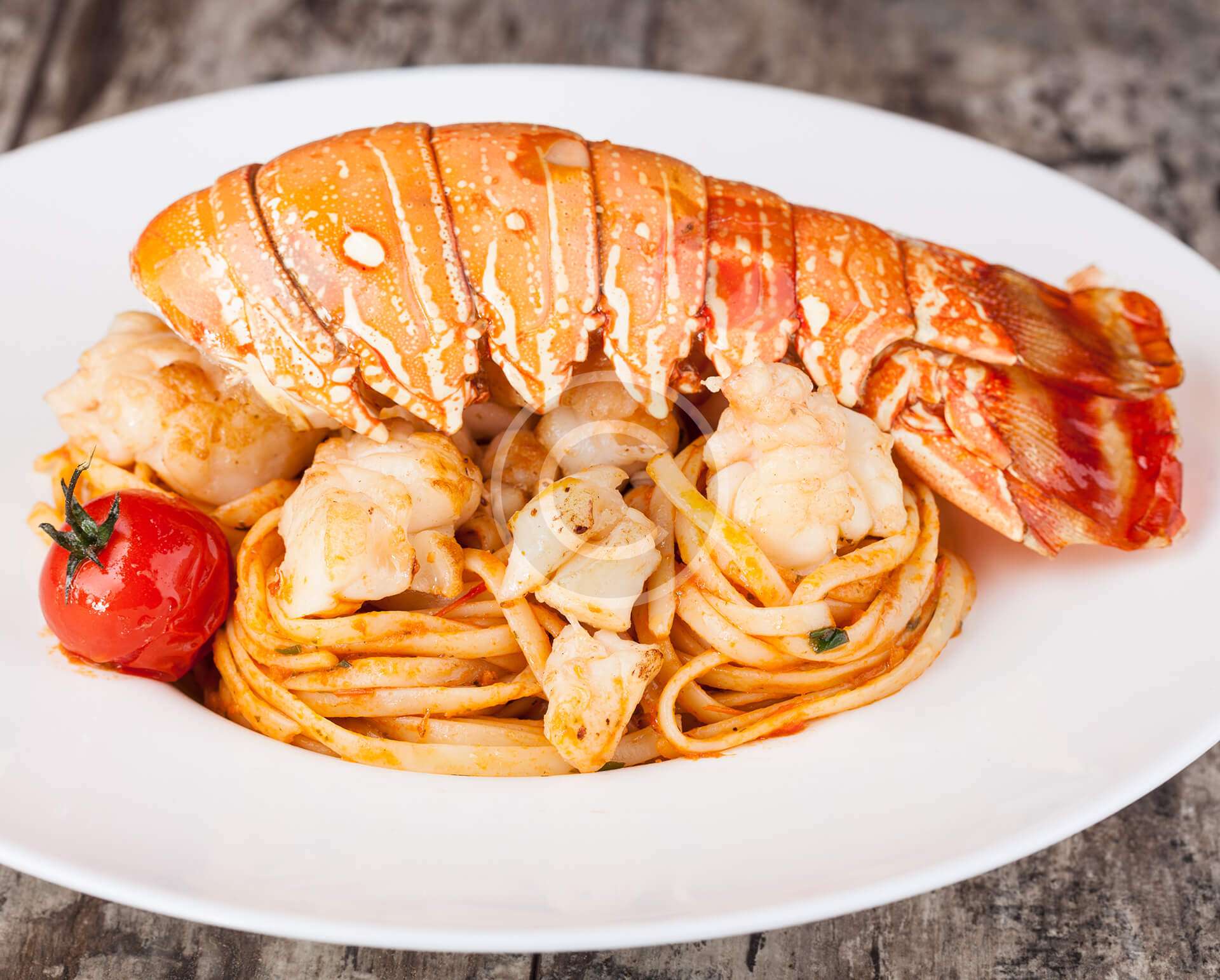 Lobster Spaghetti With Tomato Sauce